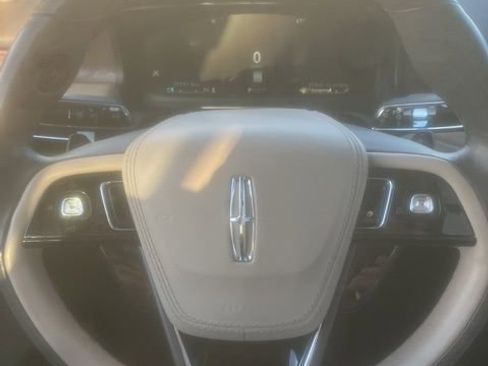 Certified 2023 Lincoln Aviator Reserve w/ Equipment Group 201A image 7