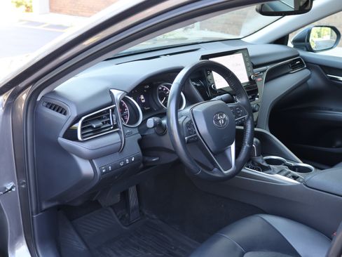 Used 2022 Toyota Camry XLE FWD image 23