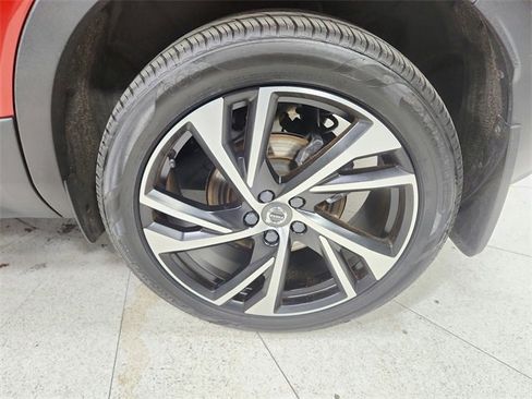 Used 2021 Volvo XC40 T5 R-Design w/ Protection Package image 42