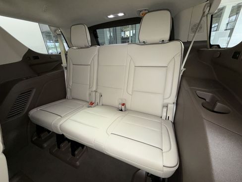 Used 2024 GMC Yukon Denali AWD/4WD image 25