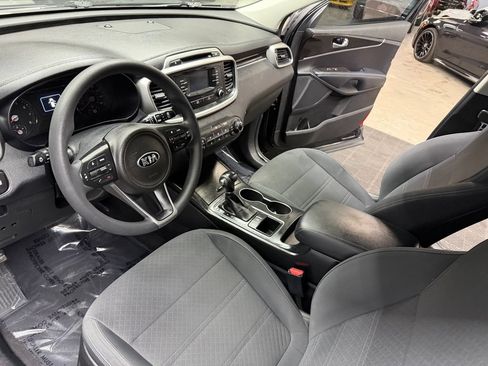 Used 2017 Kia Sorento AWD image 31