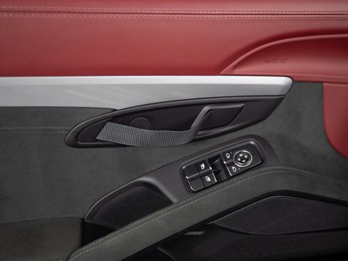 Certified 2023 Porsche 718 Boxster Spyder image 18