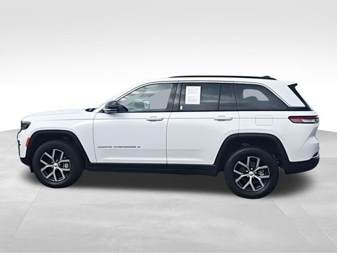 Used 2024 Jeep Grand Cherokee Limited RWD image 6