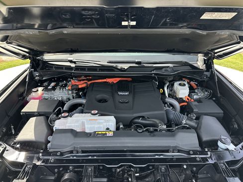 Certified 2025 Toyota Tundra Limited image 35