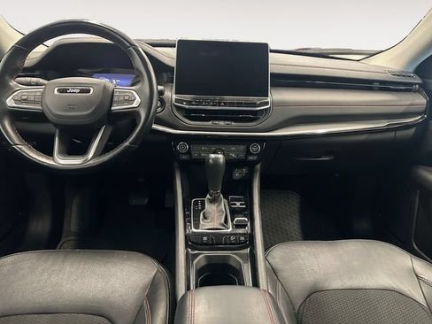 Used 2022 Jeep Compass Trailhawk w/ Trailhawk Convenience Group AWD/4WD image 10