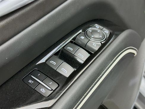 Used 2023 Cadillac Escalade ESV Premium Luxury image 21