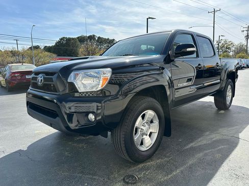 Used 2015 Toyota Tacoma 4x4 Double Cab w/ TRD Sport Package image 3