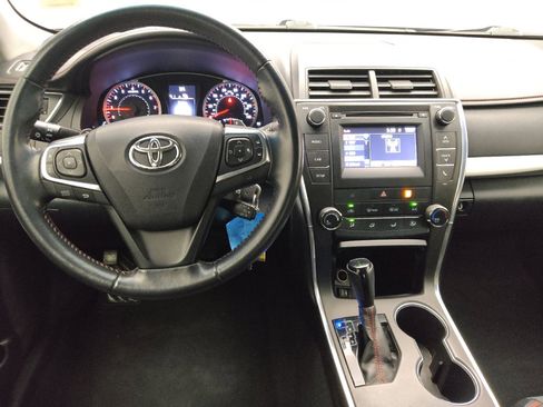 Used 2016 Toyota Camry SE FWD image 22