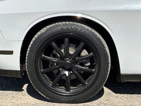 Used 2010 Dodge Challenger SE RWD image 22