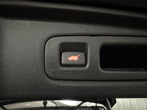 Used 2025 Honda CR-V EX-L image 10