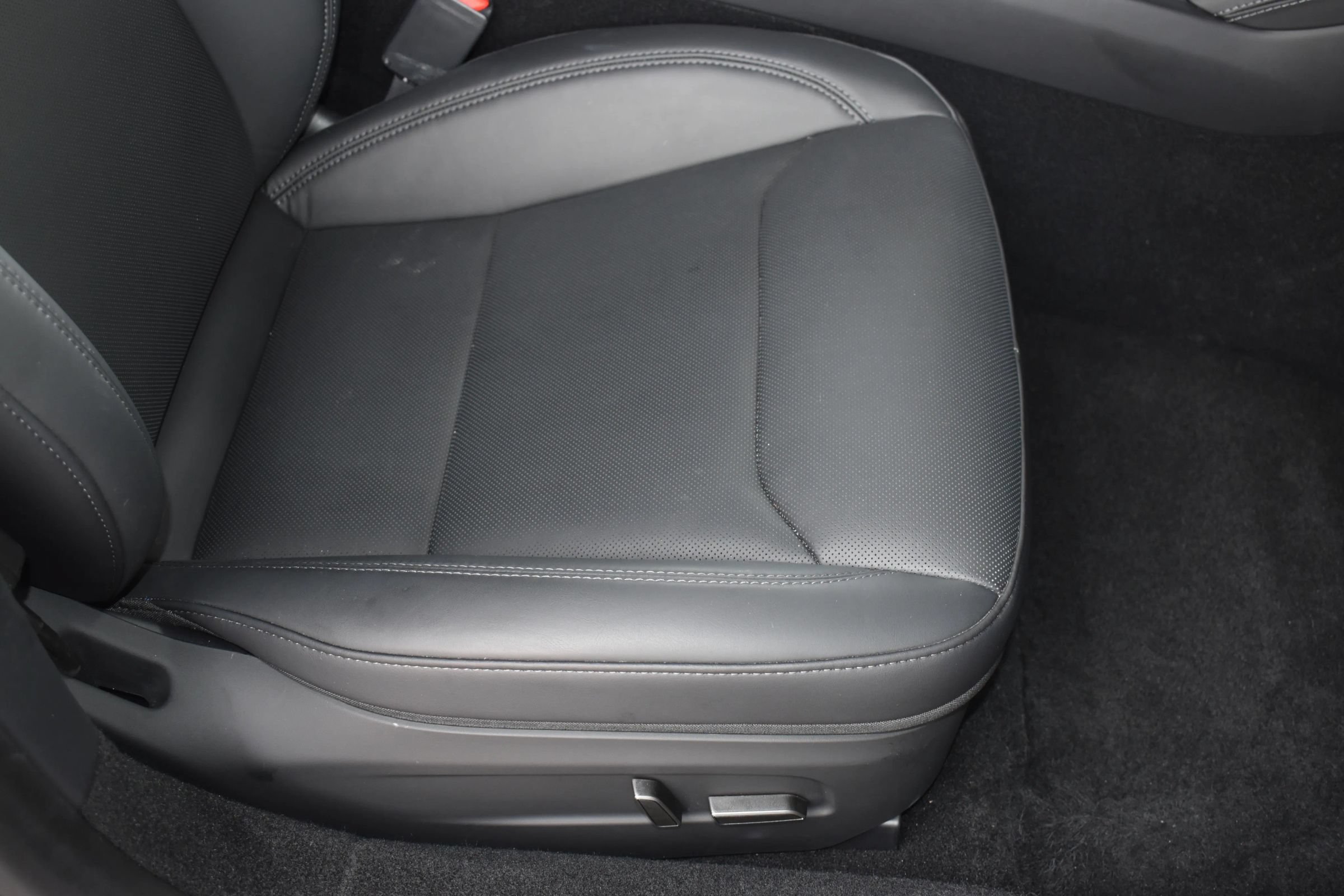 Used 2024 Tesla Model 3 Long Range AWD/4WD image 14
