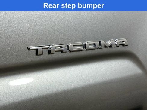 Used 2022 Toyota Tacoma TRD Off-Road w/ Technology Package AWD/4WD image 13