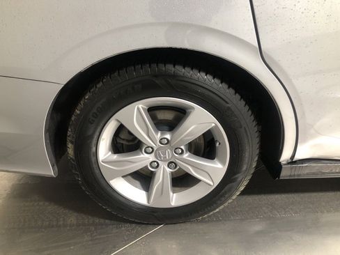 Used 2019 Honda Odyssey EX image 9