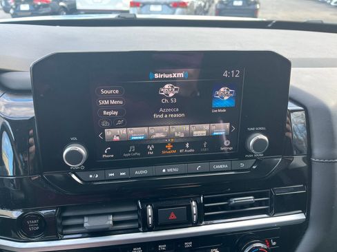 Used 2025 Nissan Pathfinder SV image 29