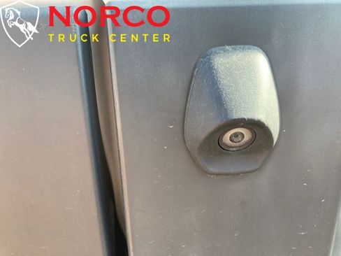 Used 2017 Ford Transit 150 XL image 7