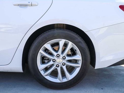 Used 2017 Chevrolet Malibu Hybrid image 10