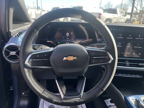 New 2026 Chevrolet Equinox EV LT AWD/4WD image 19