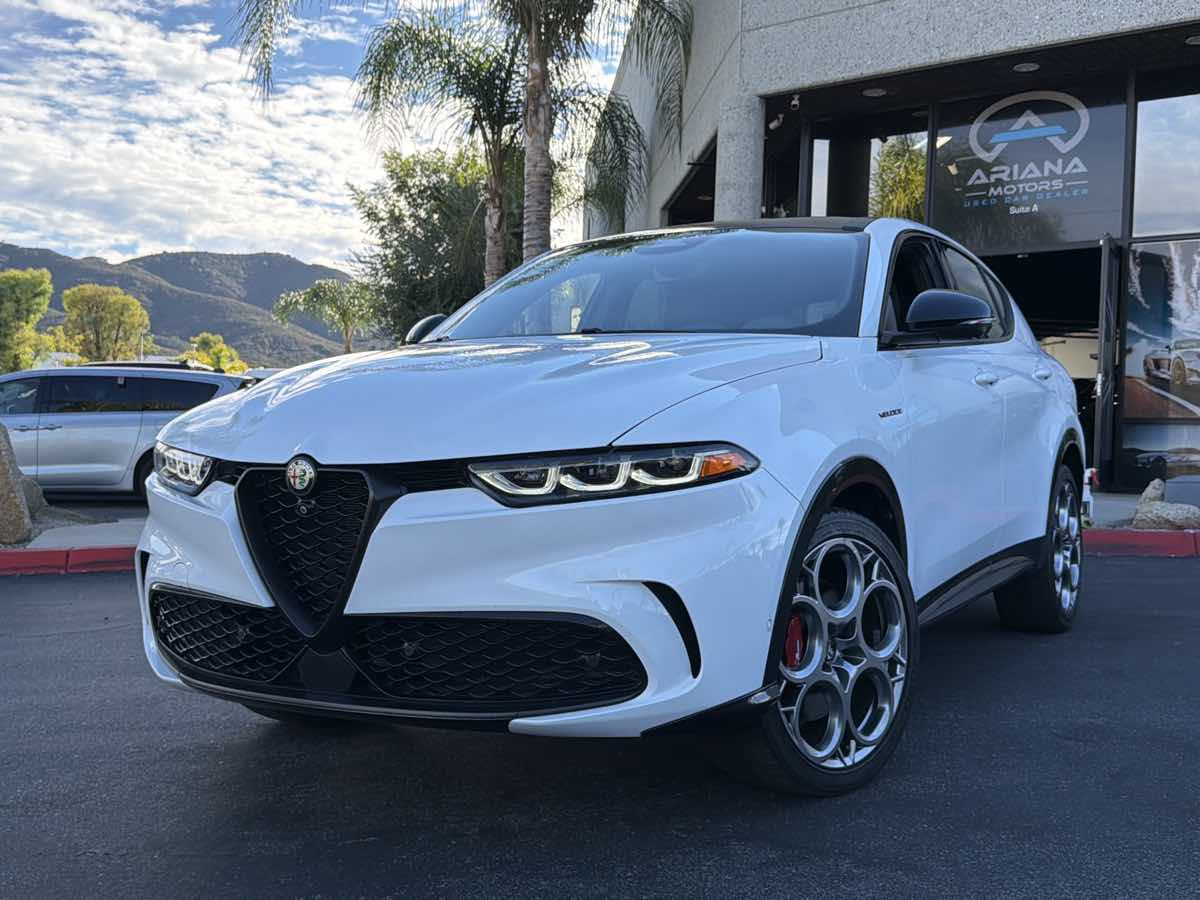 Used 2024 Alfa Romeo Tonale Ti w/ Active Assist Package AWD/4WD image 2