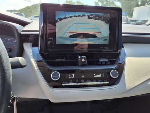 Used 2025 Toyota Corolla LE image 22