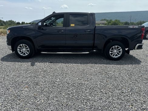 Used 2023 Chevrolet Silverado 1500 LT AWD/4WD image 2