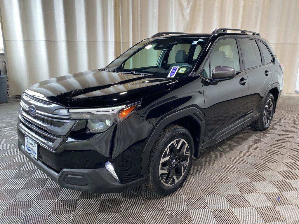 Used 2025 Subaru Forester Premium AWD/4WD image 8