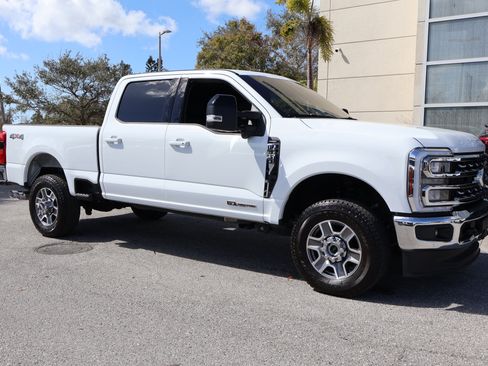Used 2025 Ford F350 Lariat image 10