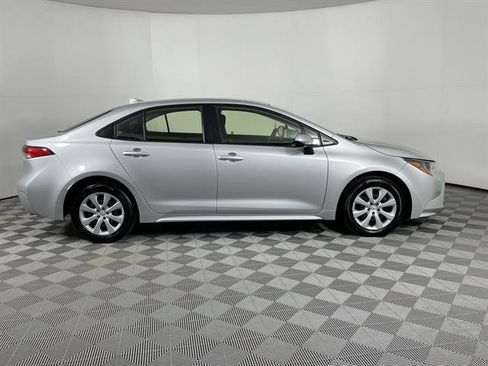 Used 2023 Toyota Corolla LE image 7