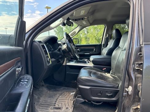 Used 2015 RAM 1500 Laramie w/ Convenience Group AWD/4WD image 10