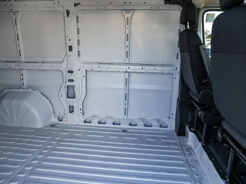 New 2026 RAM ProMaster 1500 w/ Quick Order Package 22G SLT image 10