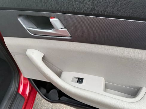 Used 2017 Hyundai Sonata SE image 32