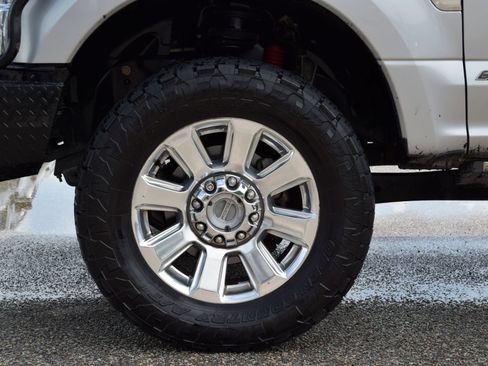 Used 2020 Ford F250 Platinum w/ FX4 Off-Road Package AWD/4WD image 26