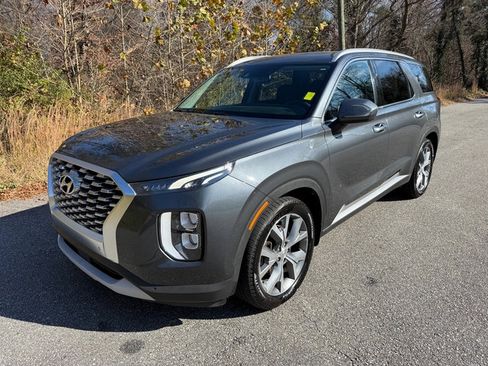 Used 2020 Hyundai Palisade SEL w/ Convenience Package image 2