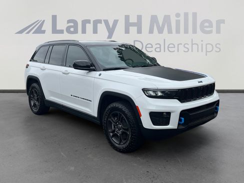 New 2025 Jeep Grand Cherokee Trailhawk AWD/4WD image 7