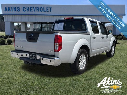 Used 2017 Nissan Frontier SV w/ SV Value Truck Package RWD image 6