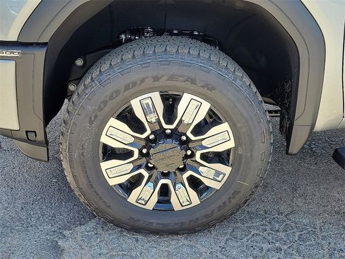 Used 2024 GMC Sierra 2500 Denali w/ Denali Reserve Package image 2