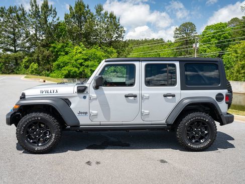 Used 2023 Jeep Wrangler Unlimited w/ Convenience Group AWD/4WD image 5