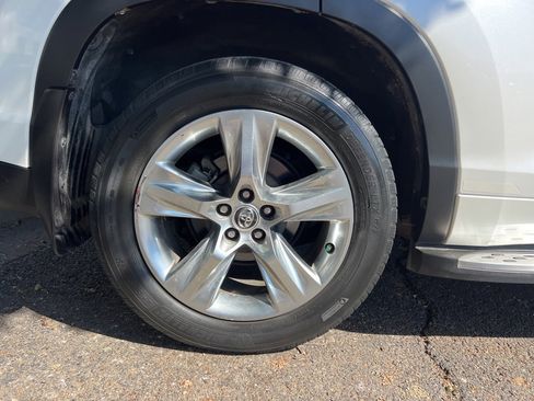 Used 2016 Toyota Highlander Limited image 9