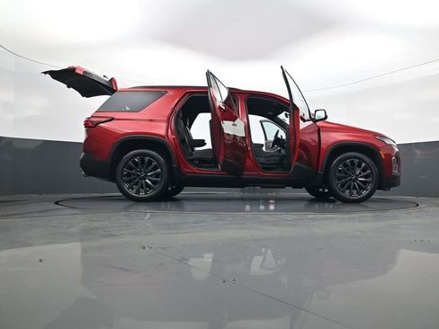 Used 2023 Chevrolet Traverse RS w/ LPO, Floor Liner Package image 34