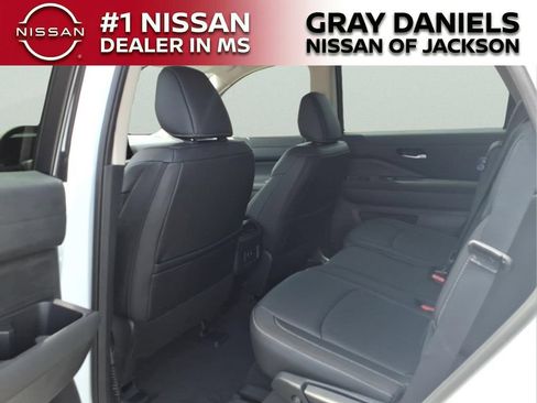 New 2026 Nissan Pathfinder SL FWD image 27
