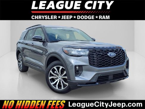 Used 2025 Ford Explorer ST-Line AWD/4WD image 1