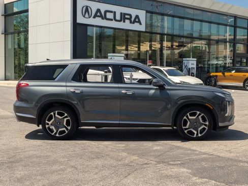 Used 2023 Hyundai Palisade SEL w/ Premium Package AWD/4WD image 4