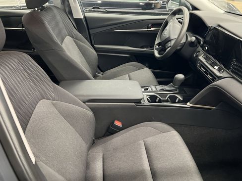 Used 2025 Toyota Camry LE image 23