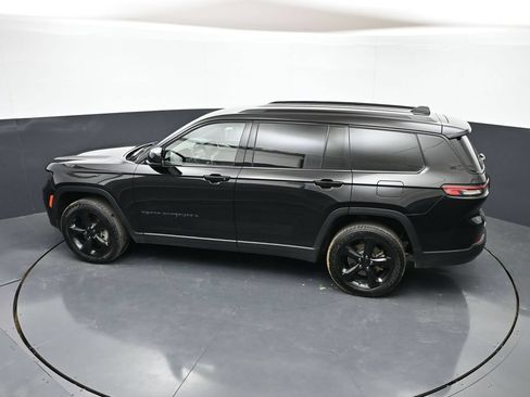 Used 2022 Jeep Grand Cherokee L Laredo AWD/4WD image 35