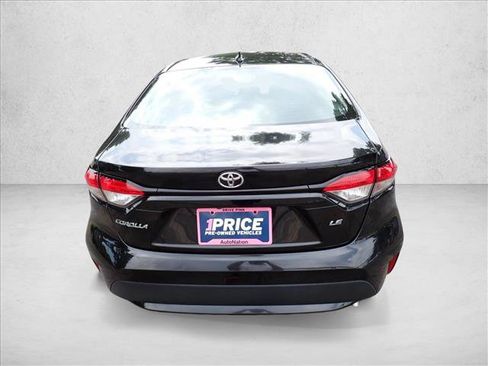Used 2021 Toyota Corolla LE FWD image 3