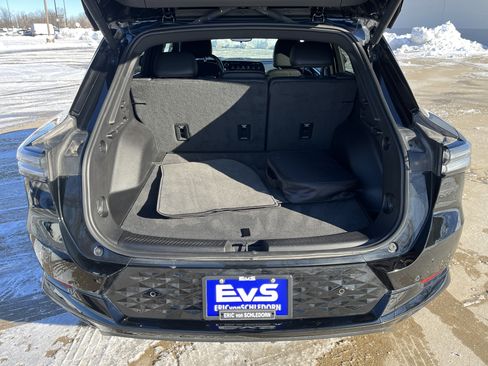 Used 2025 Chevrolet Equinox EV RS w/ Active Safety Package 3 image 17