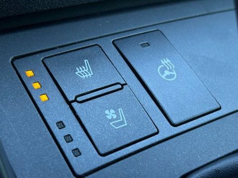 Used 2021 Lexus IS 300 AWD w/ Comfort Package image 16