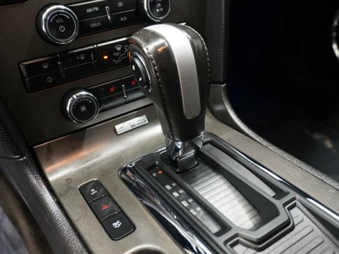 Used 2013 Ford Mustang Premium image 19