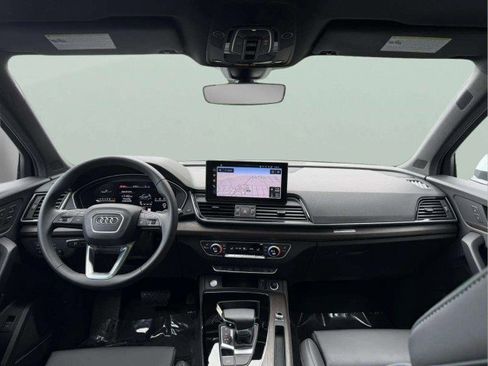 Certified 2025 Audi Q5 2.0T Premium Plus w/ Premium Plus Package AWD/4WD image 9
