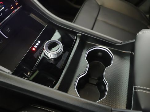 New 2025 Jeep Grand Cherokee L Limited w/ Luxury Tech Group II image 17