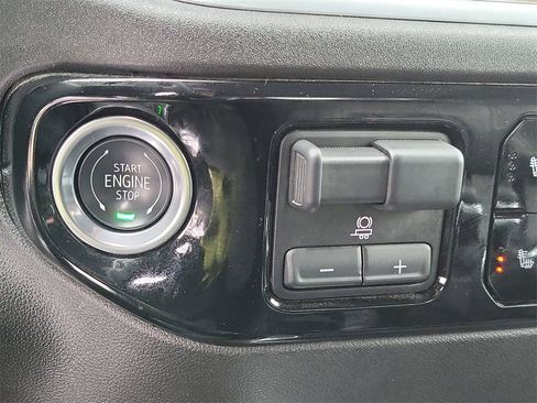 Used 2025 Chevrolet Silverado 1500 LT image 30